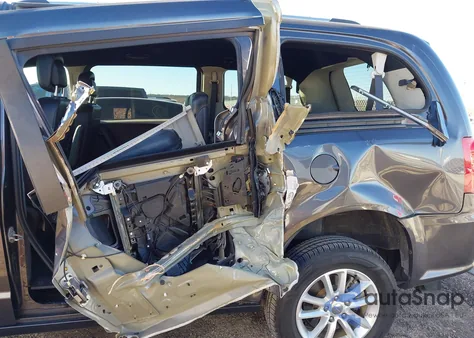 2019 Dodge Grand Caravan Sxt z USA, uszkodzony, nr VIN 2C4RDGCG2KR693479